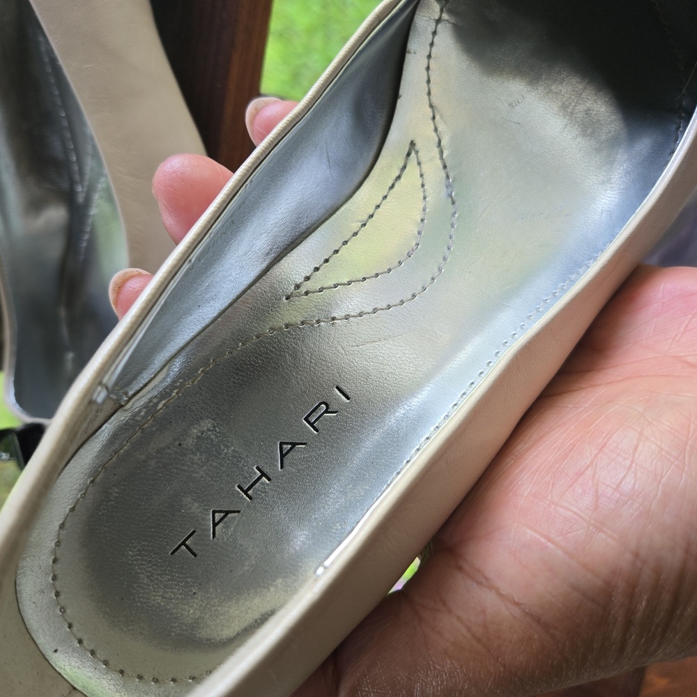 Tahari Kami Cream And Black Patent Leather Spectator Low Block Heel Pump - Picture 14 of 16